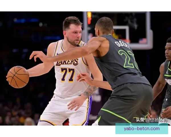 东契奇三节砍40分创湖人单赛季三分新纪录 里夫斯迎个人里程碑